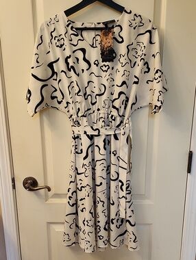 ✨️NWT✨️ CreeSaan Abstract Black & White Midi Dress with Cinched Waist, Small
